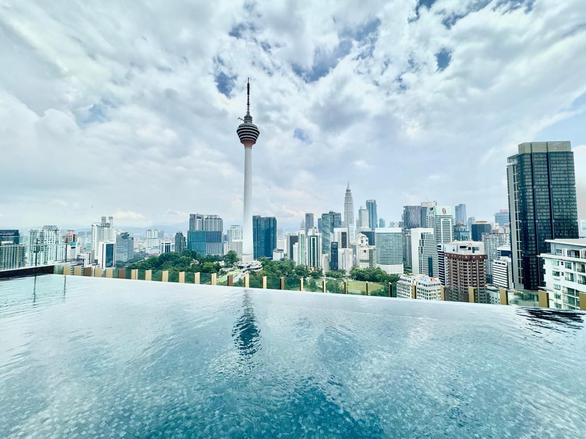 Ceylonz Infinity Pool By Bukit Bintang